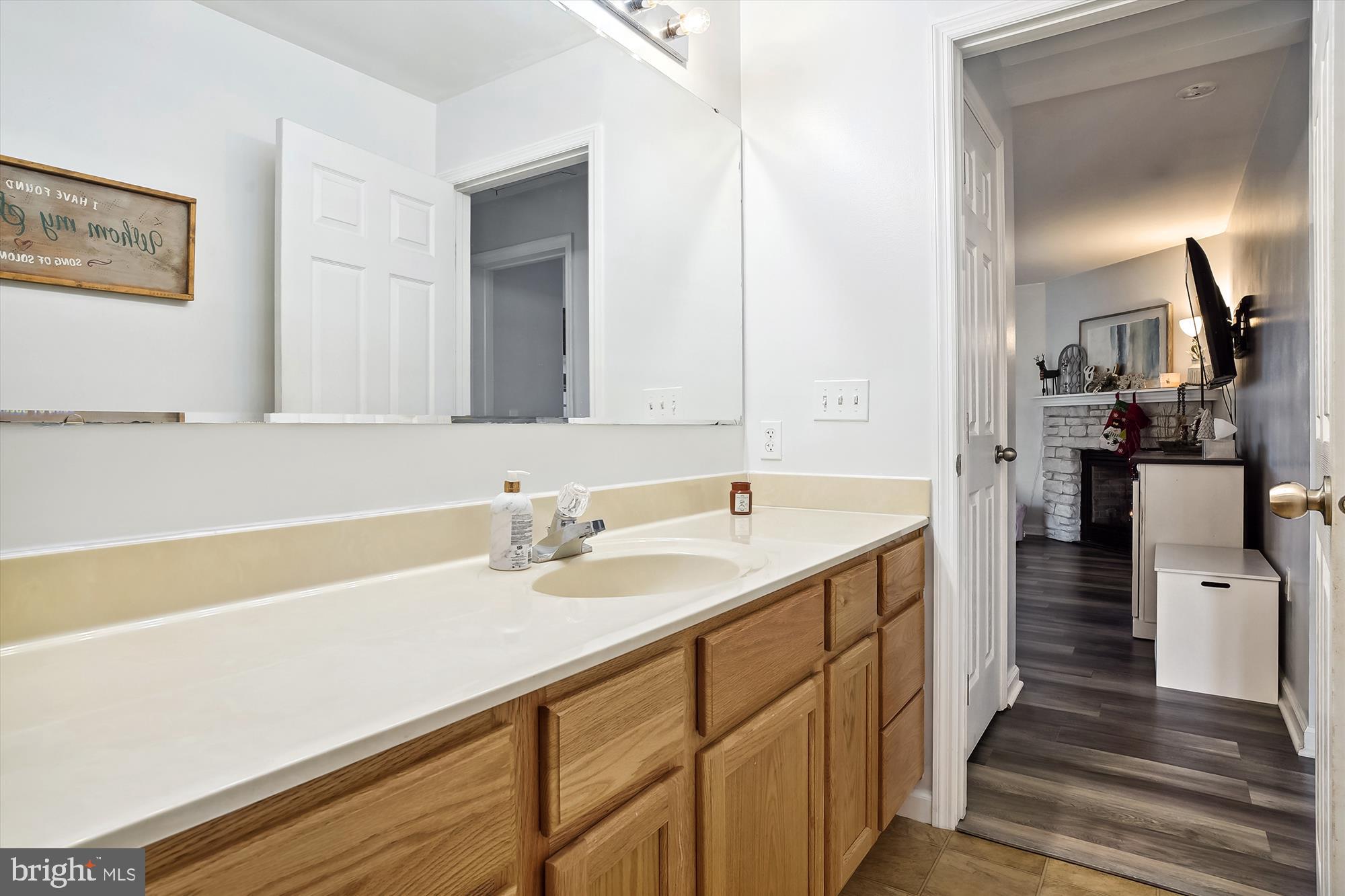 6265 Solomons Cir