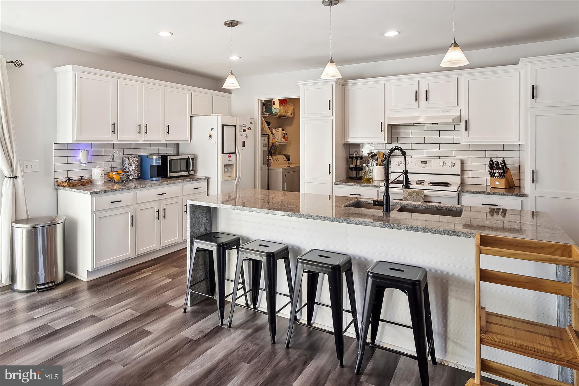 6265 Solomons Cir