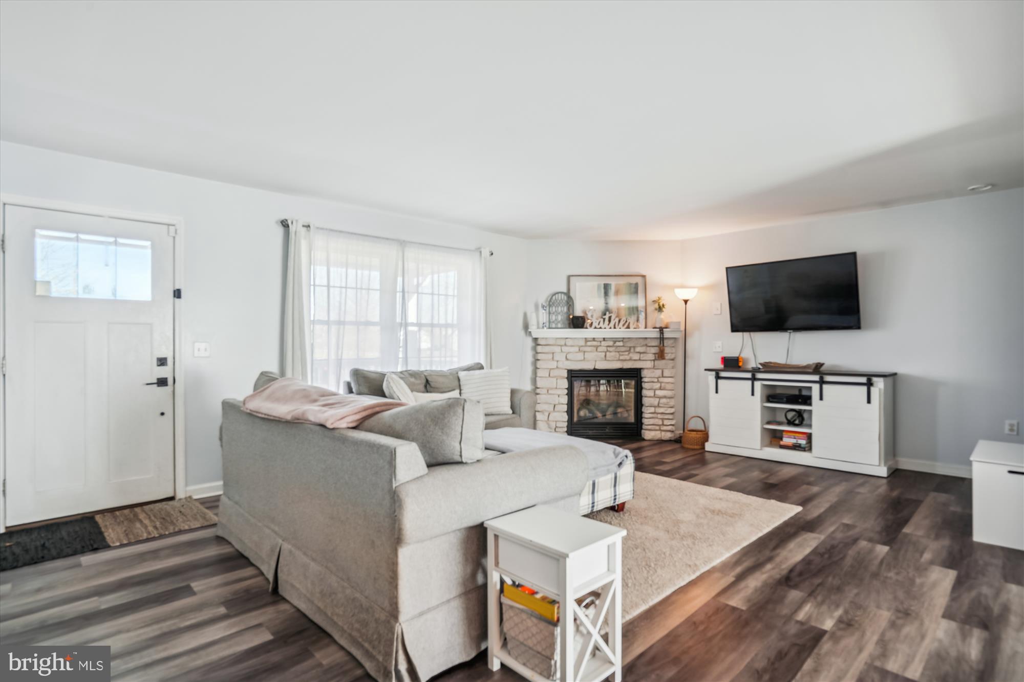 6265 Solomons Cir