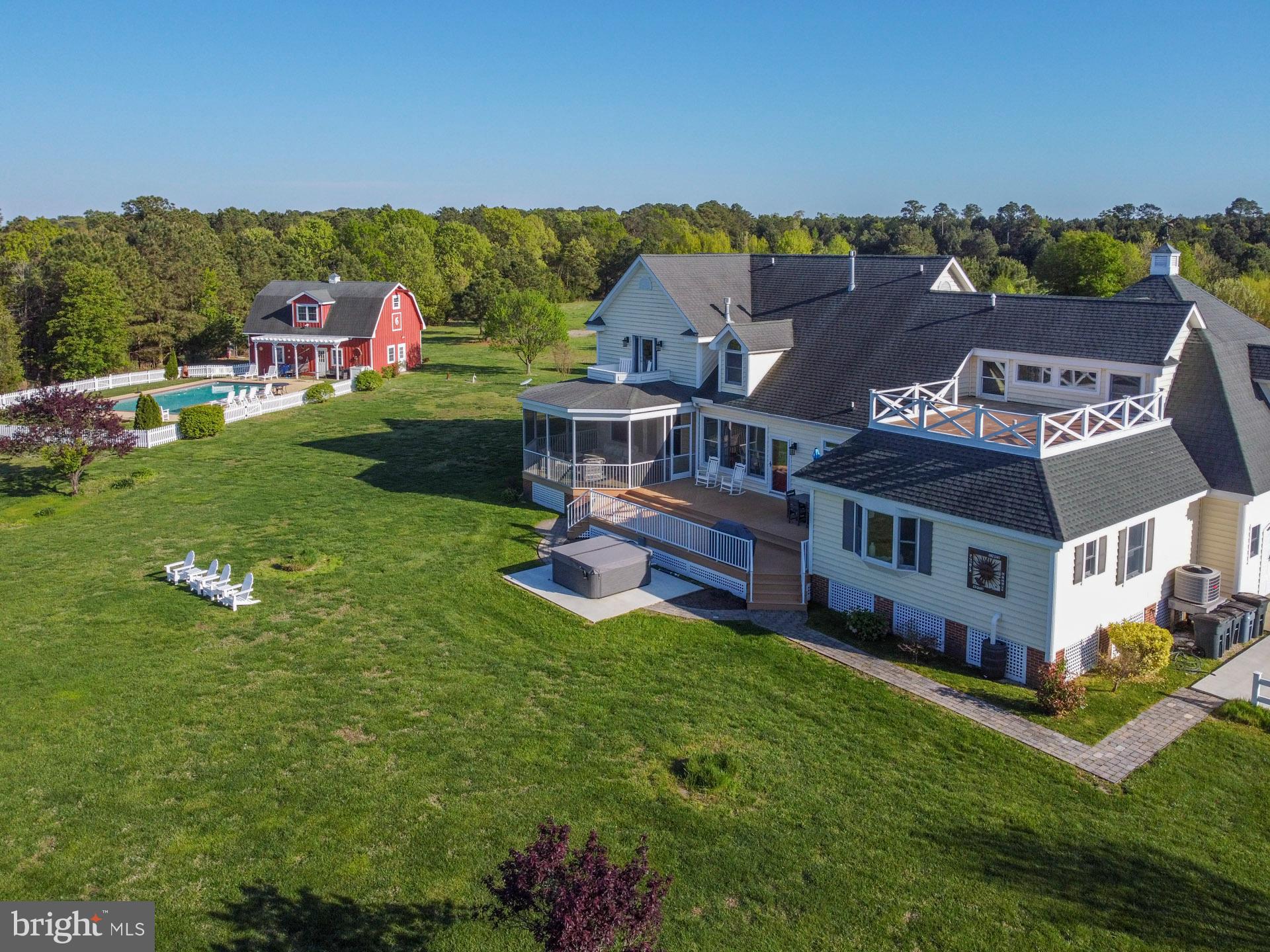 1136 Hudson Rd