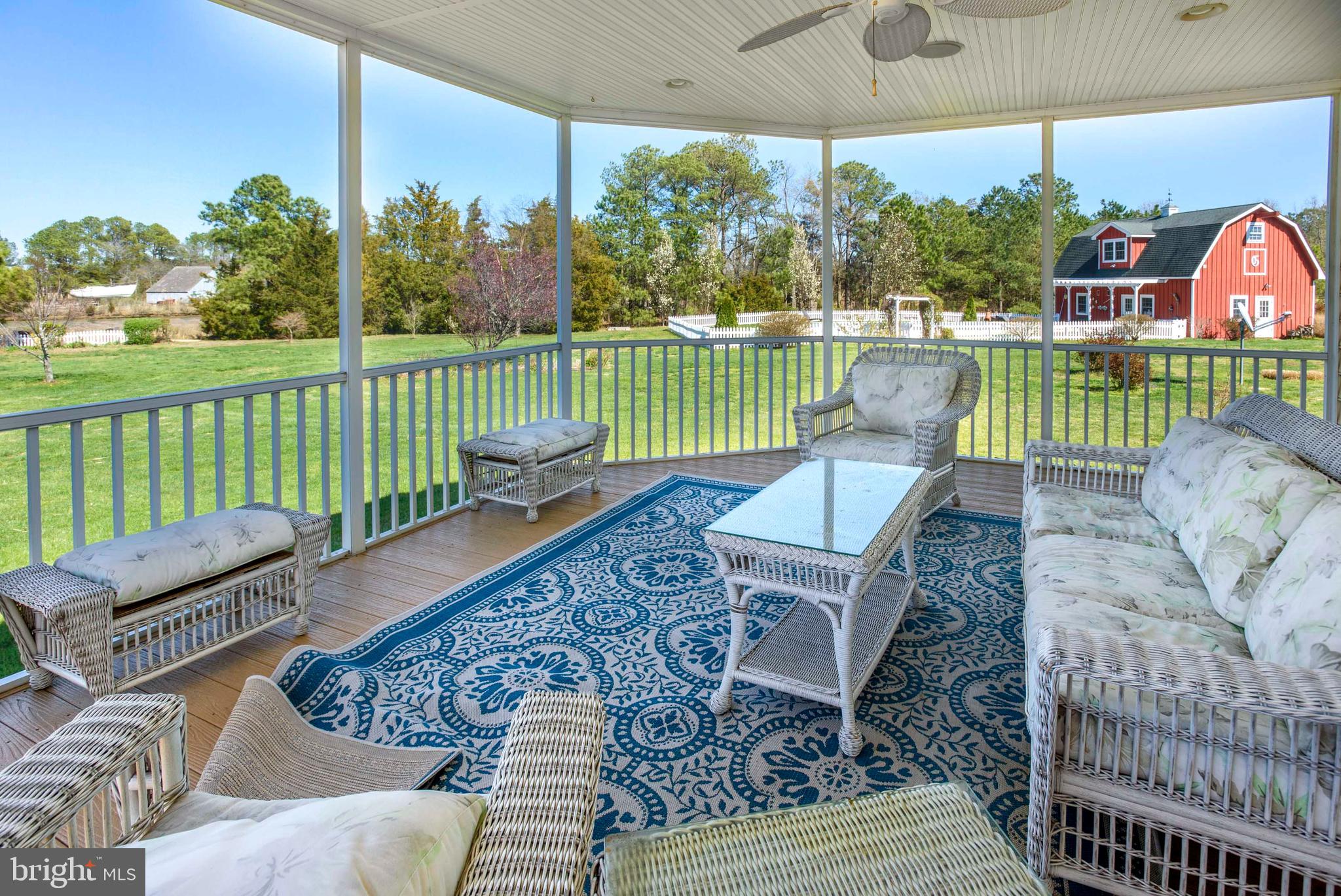 1136 Hudson Rd