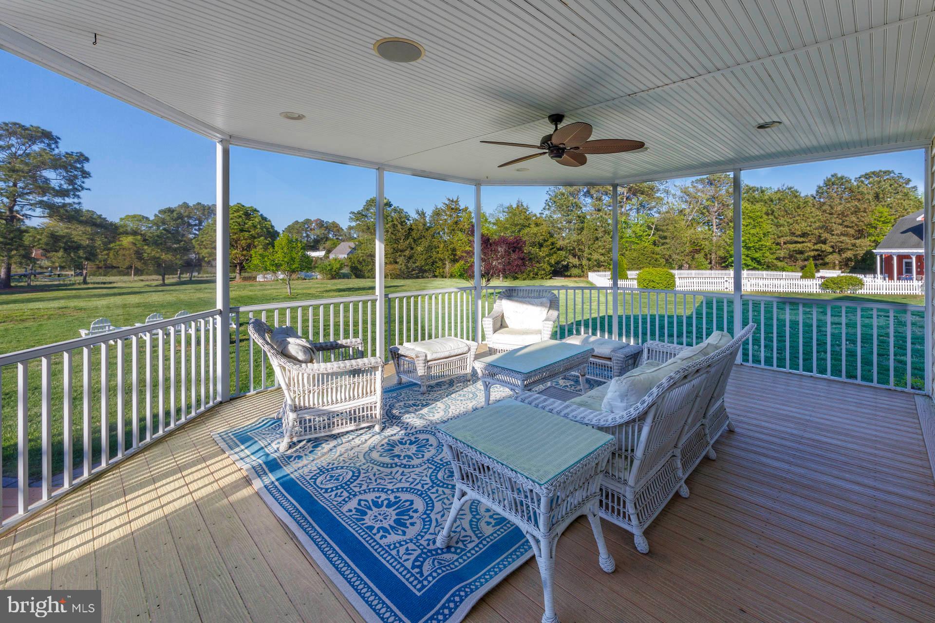 1136 Hudson Rd