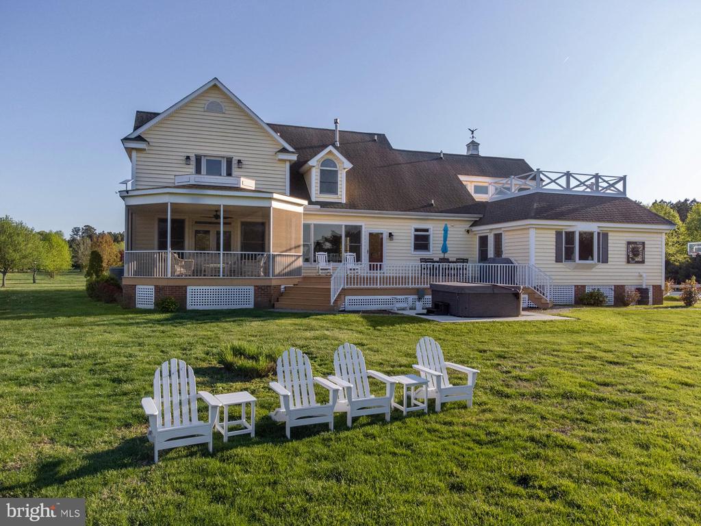 1136 Hudson Rd