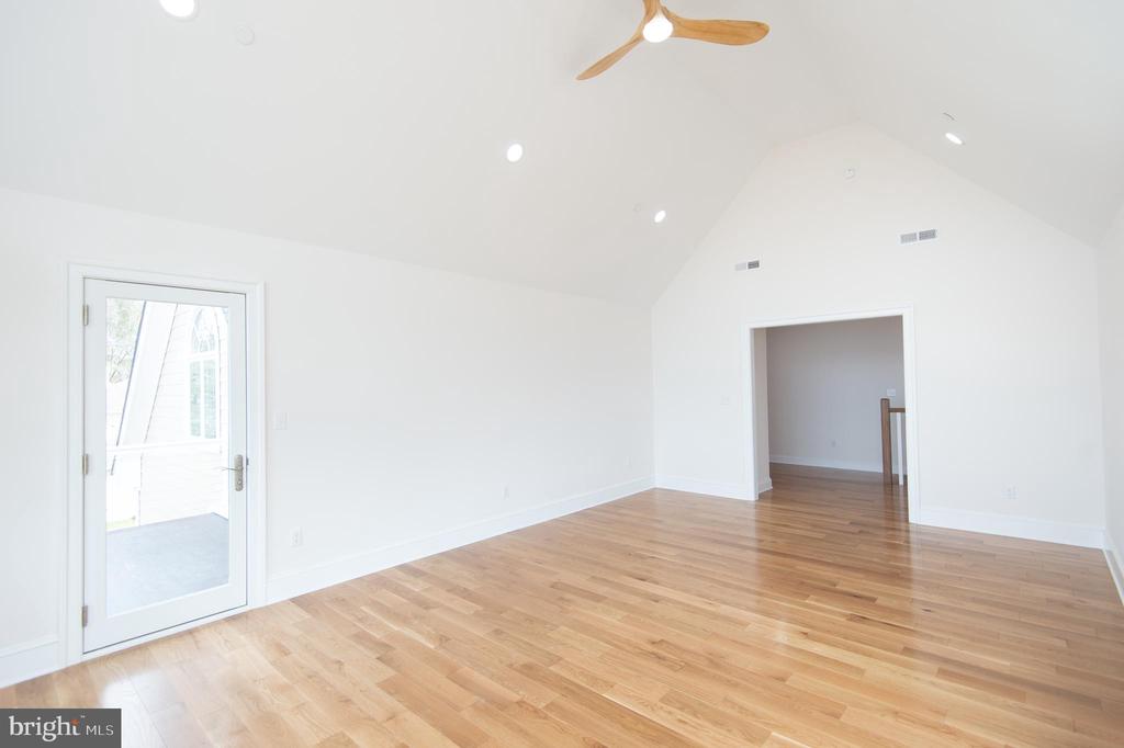 5 Sandy Acres Rd