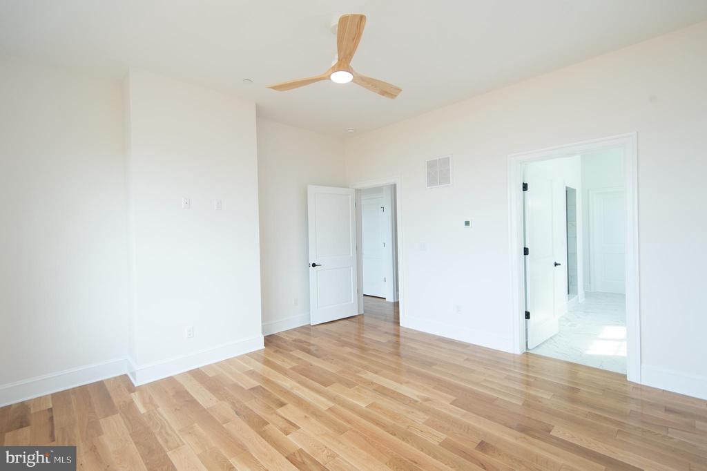 5 Sandy Acres Rd