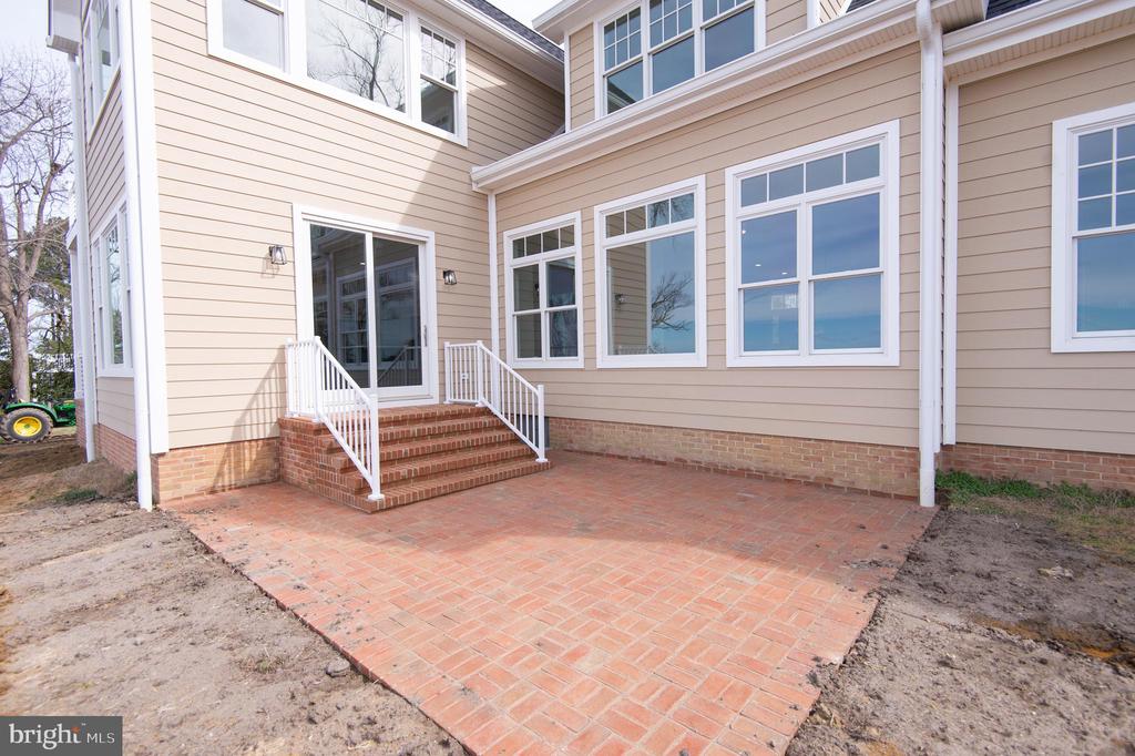 5 Sandy Acres Rd