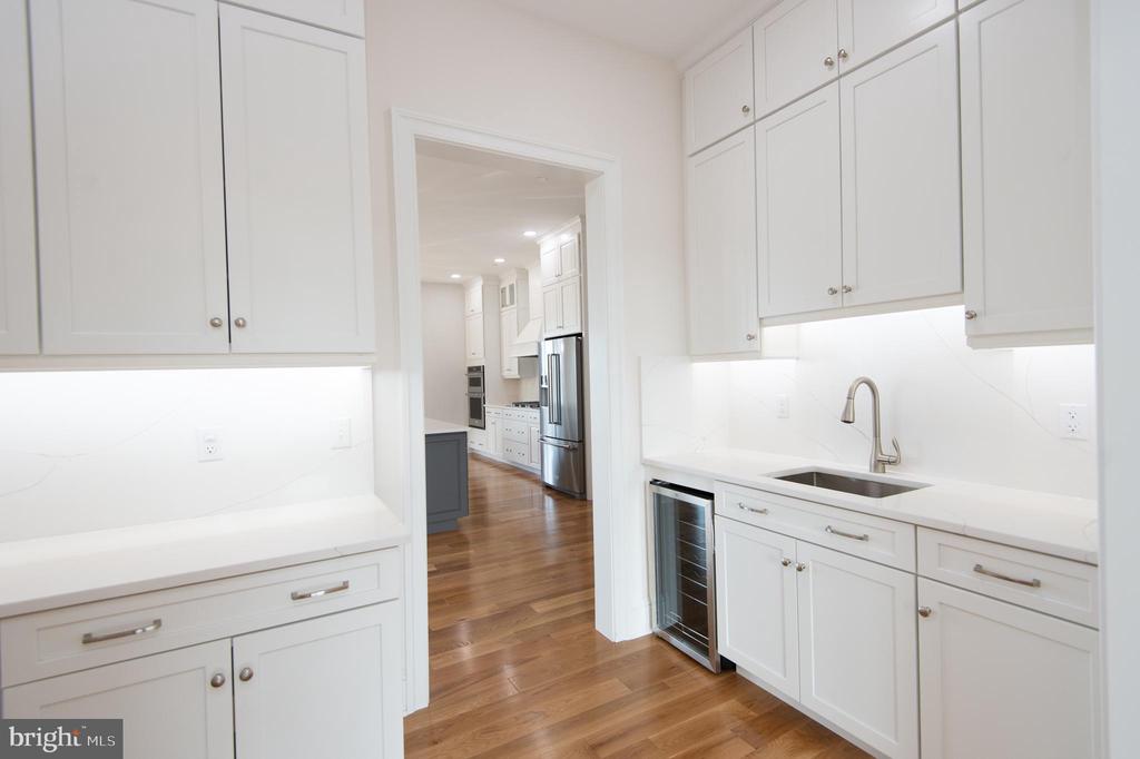 5 Sandy Acres Rd