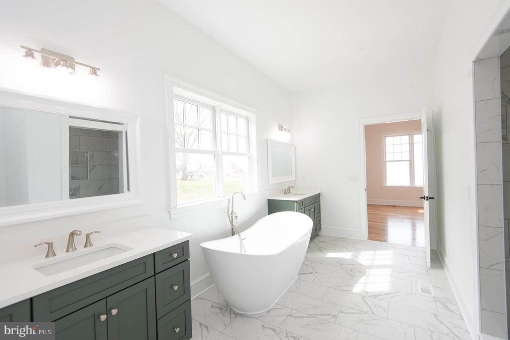 5 Sandy Acres Rd