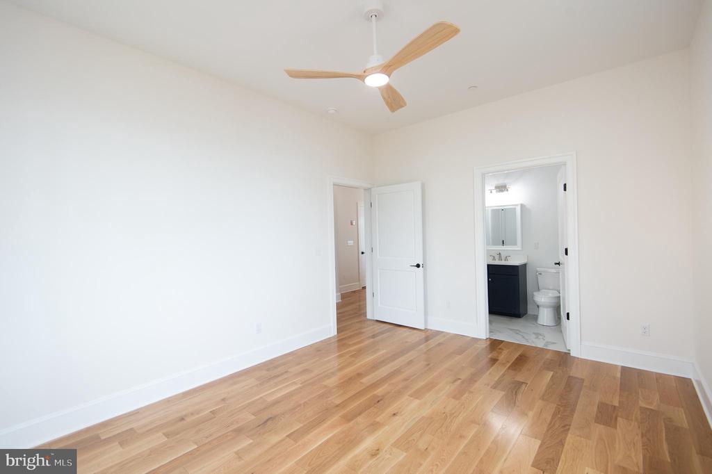 5 Sandy Acres Rd