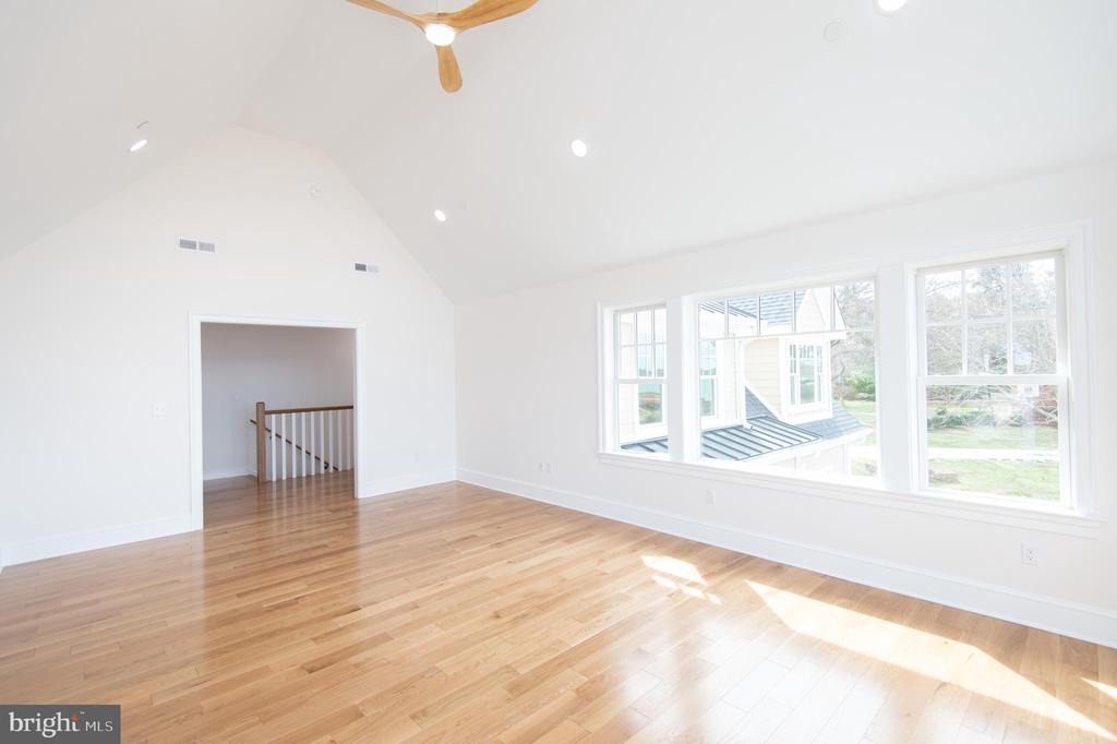 5 Sandy Acres Rd