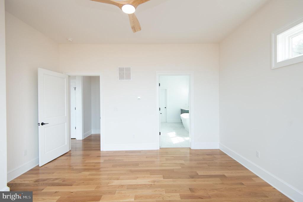 5 Sandy Acres Rd