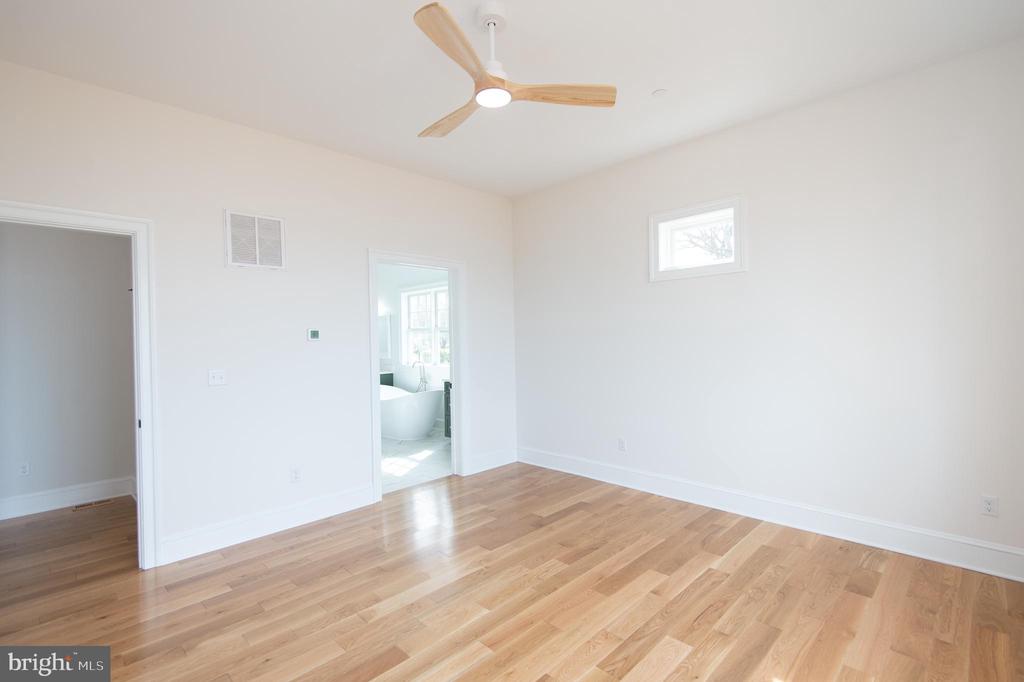 5 Sandy Acres Rd