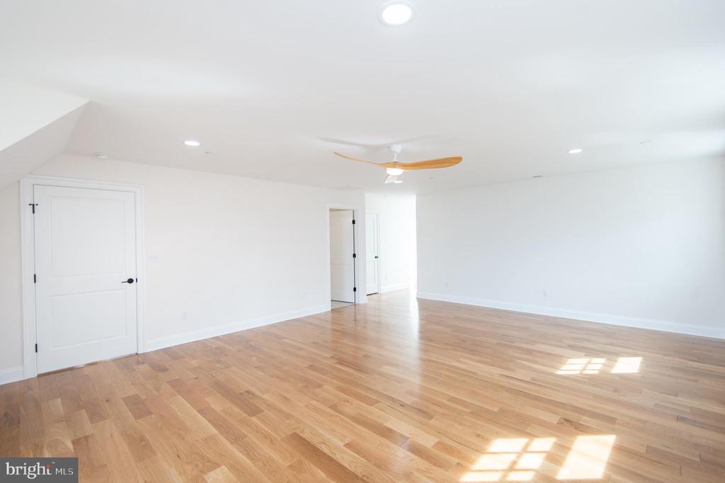5 Sandy Acres Rd