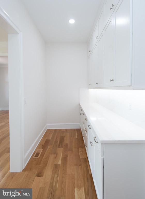 5 Sandy Acres Rd