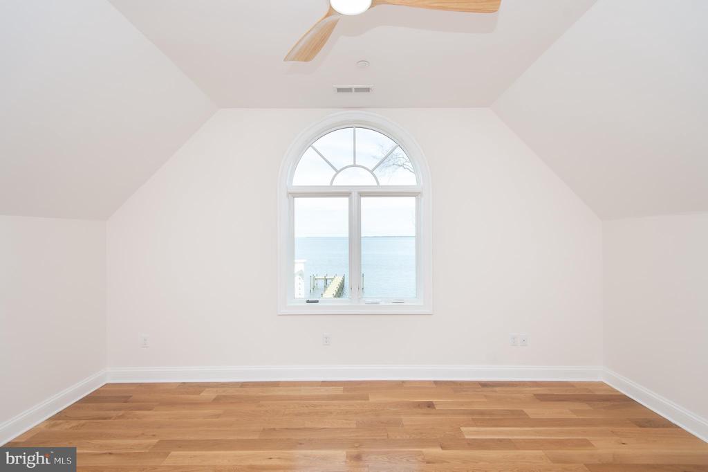 5 Sandy Acres Rd