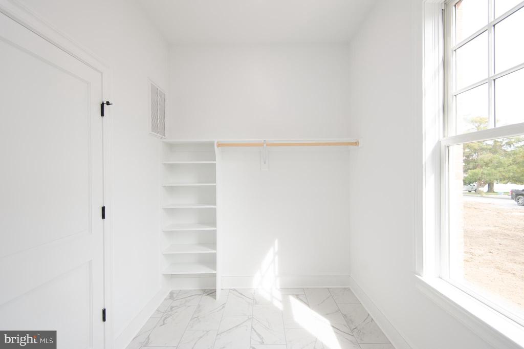 5 Sandy Acres Rd