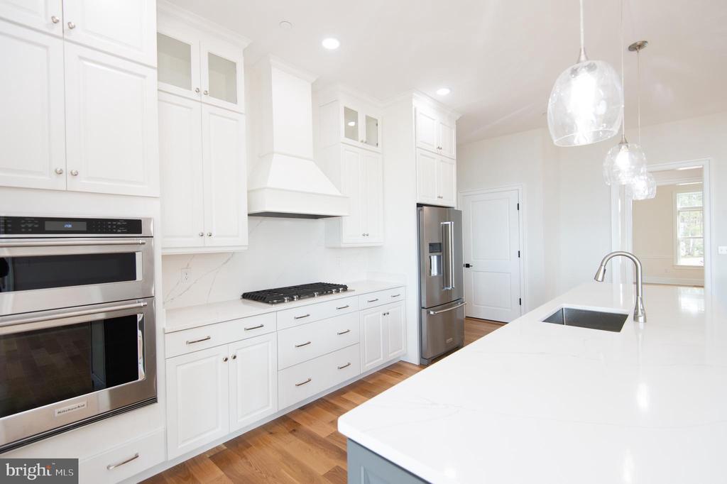 5 Sandy Acres Rd