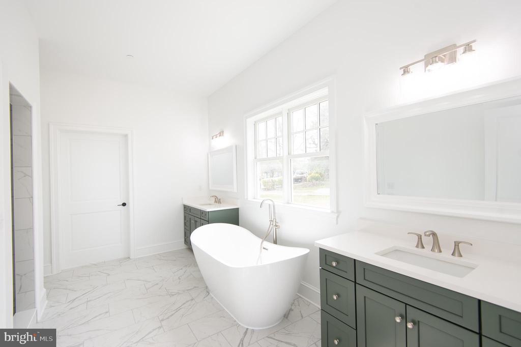 5 Sandy Acres Rd