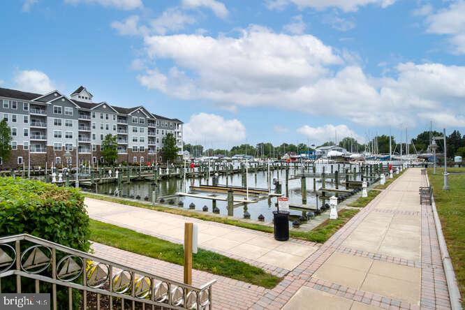 304 Shipyard Dr #34