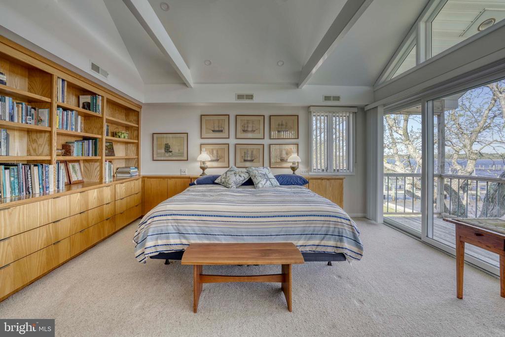 3524 Greenpoint Rd
