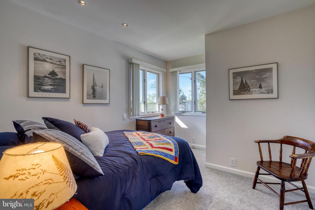 3524 Greenpoint Rd