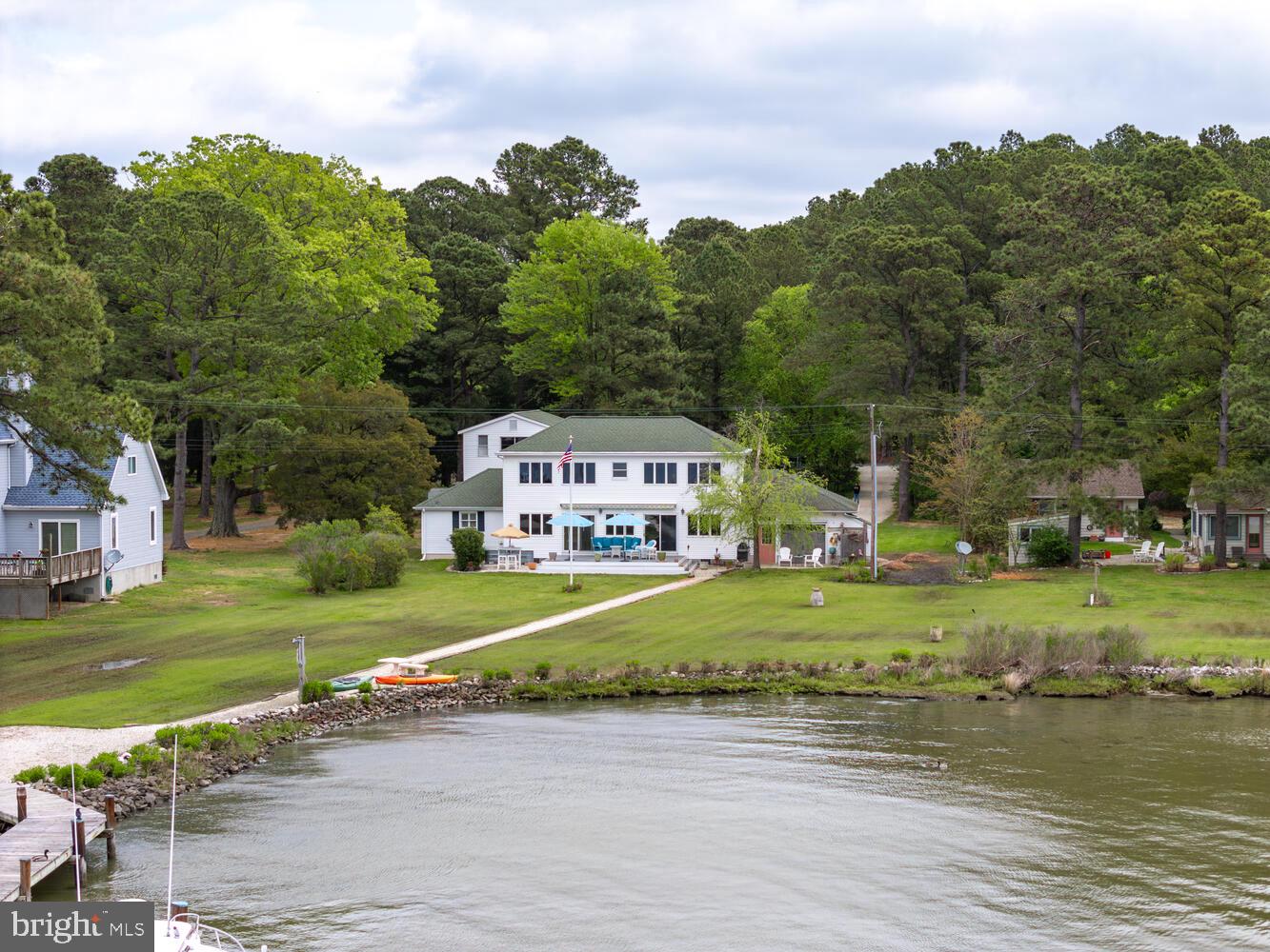 6114 Twin Point Cove Rd