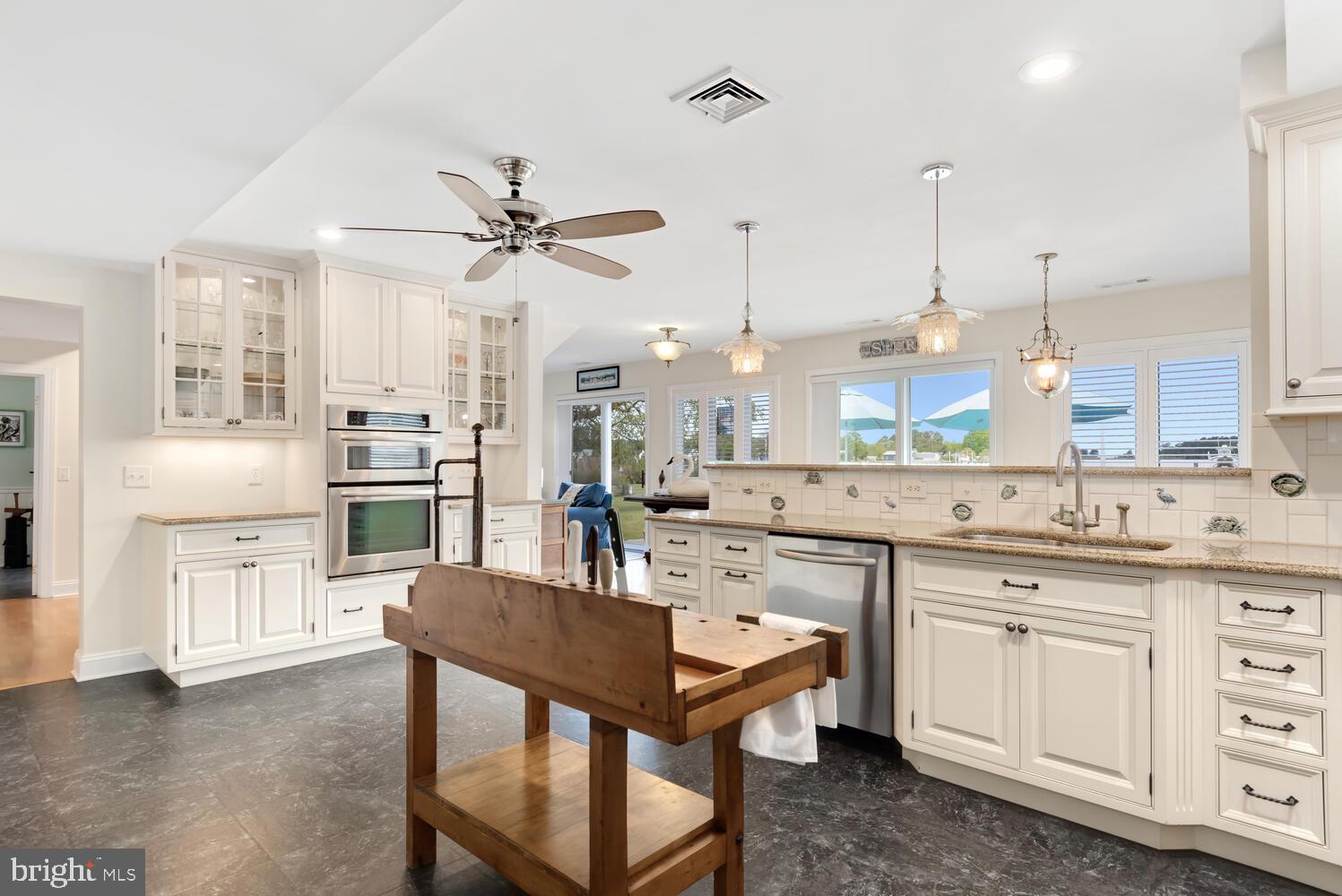 6114 Twin Point Cove Rd