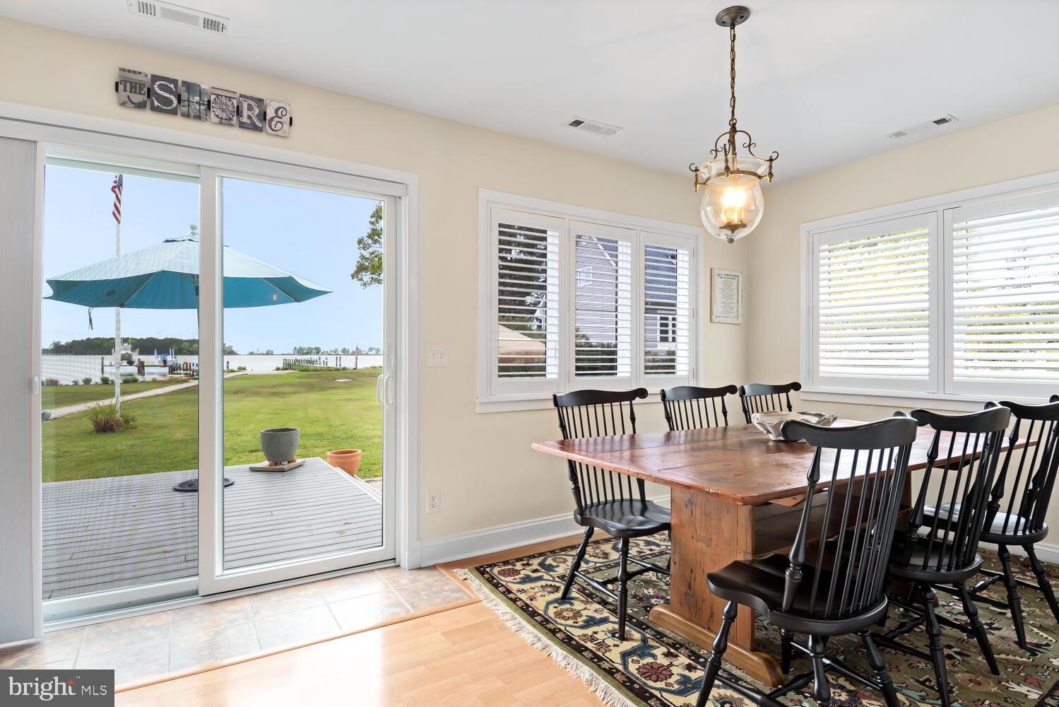 6114 Twin Point Cove Rd