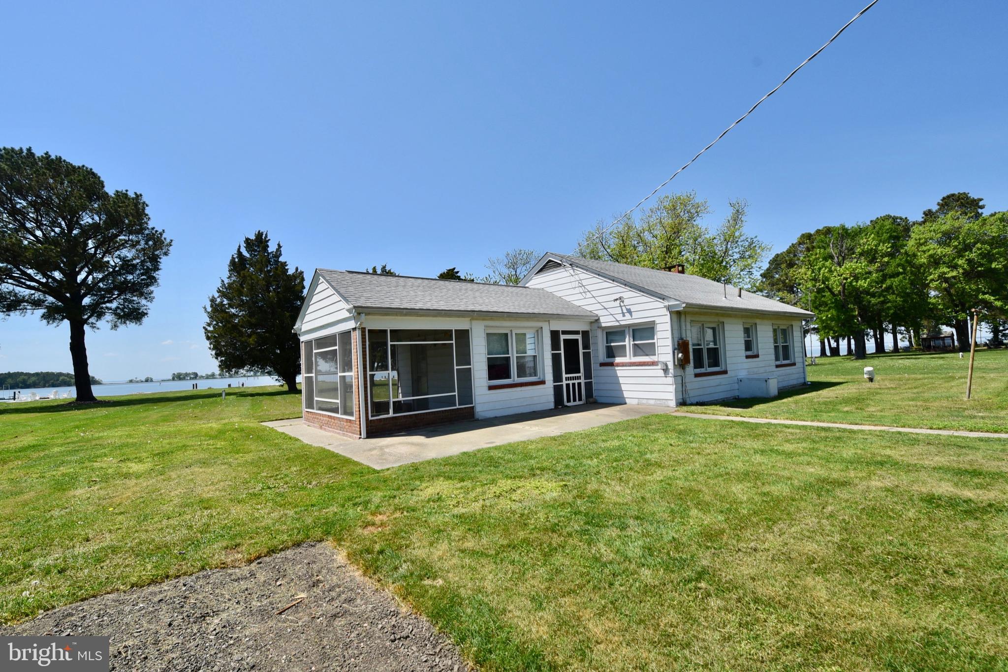 6126 Twin Point Cove Rd