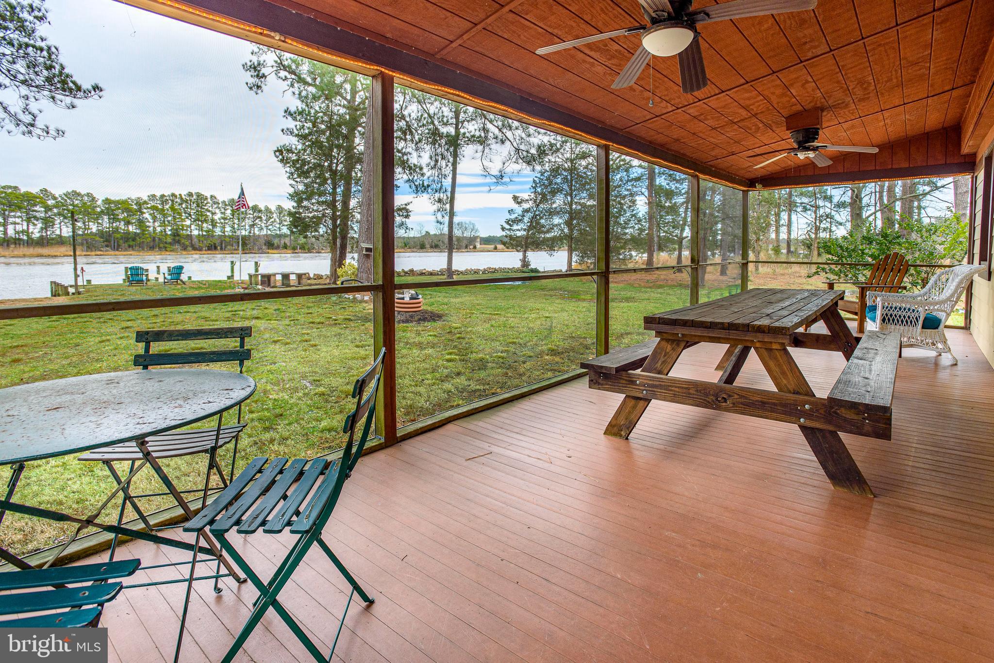 6111 Twin Point Cove Rd