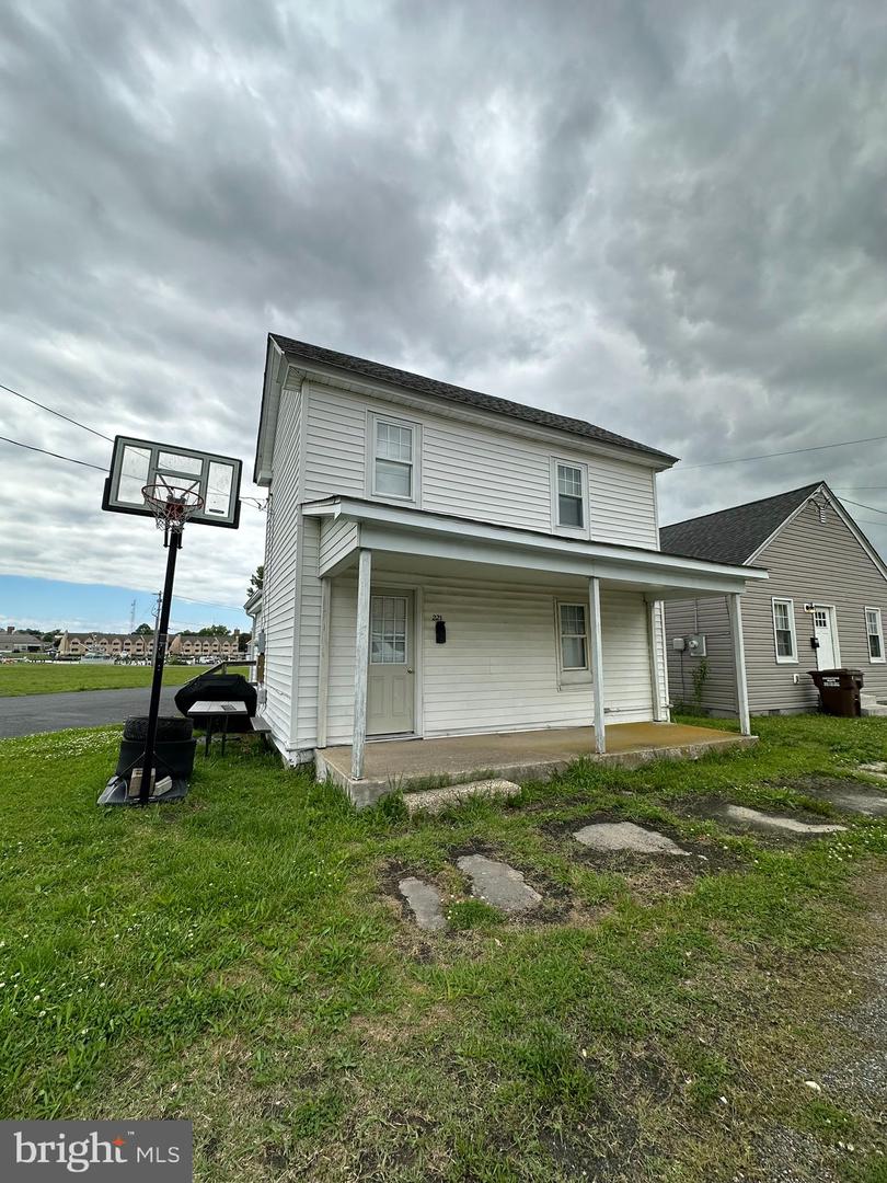 221 Hayward St
