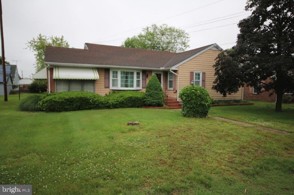 902 Talisman Ln