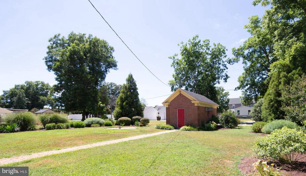 203 Glenburn Ave
