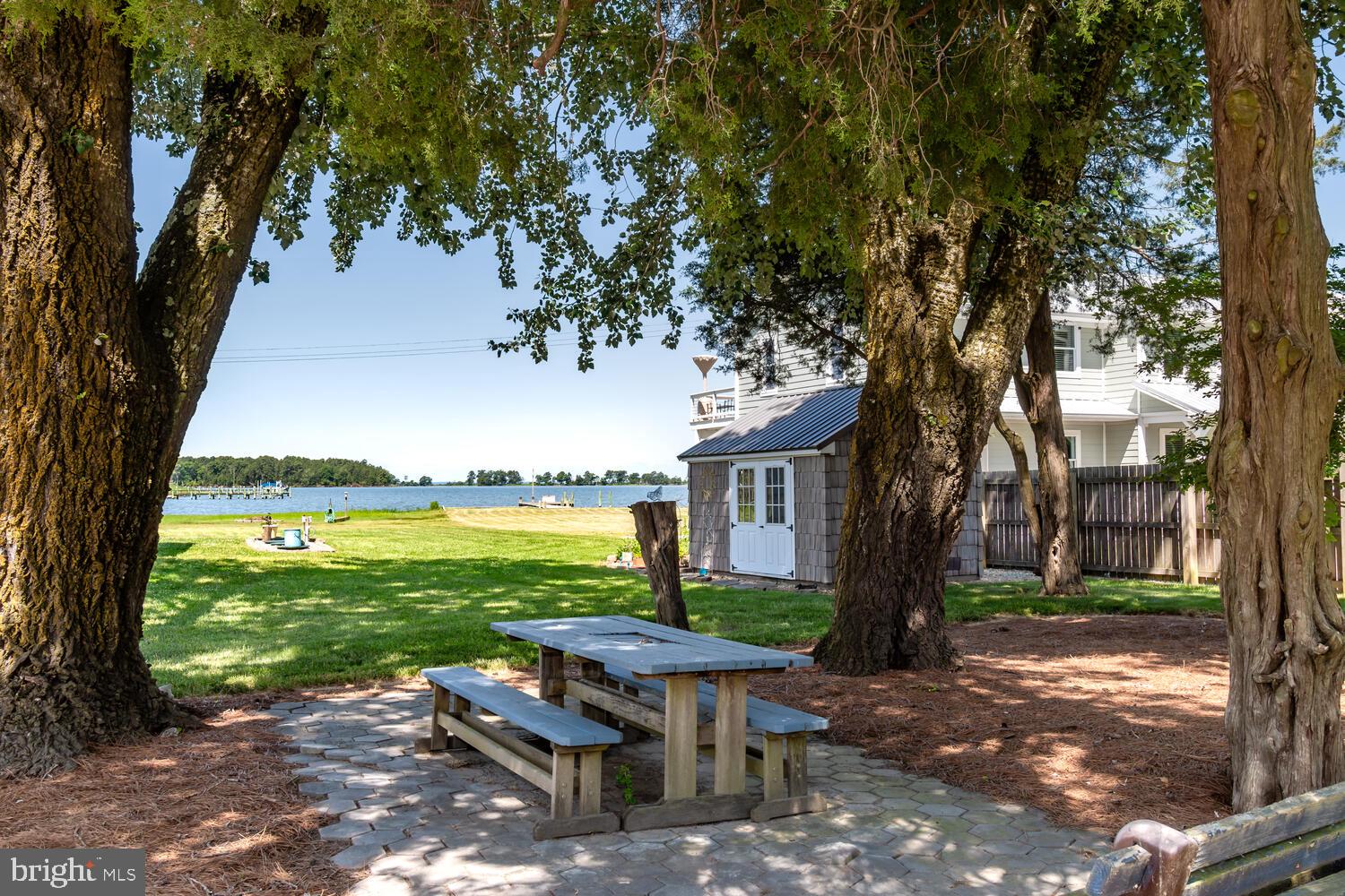 6104 Twin Point Cove Rd