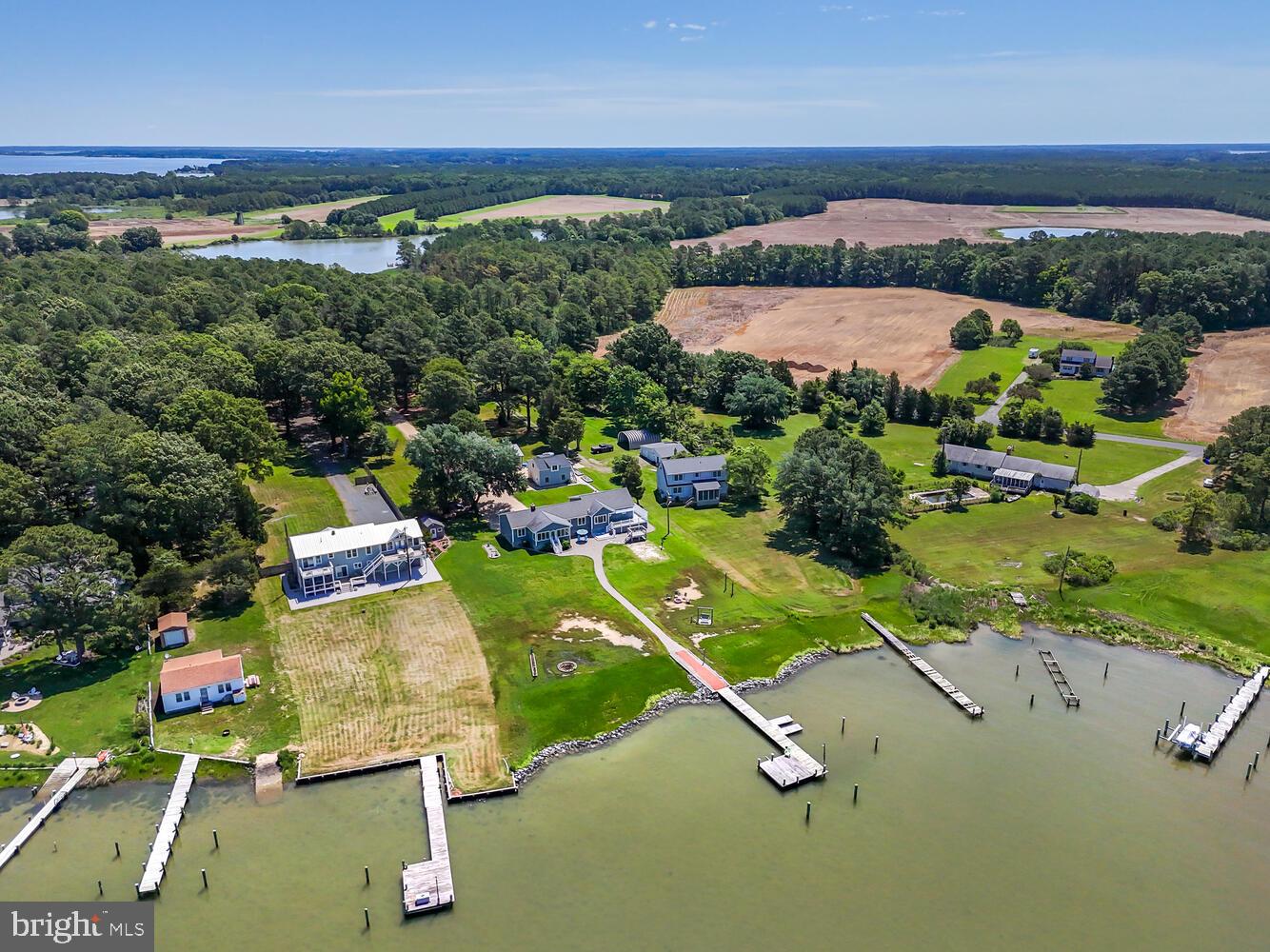 6104 Twin Point Cove Rd