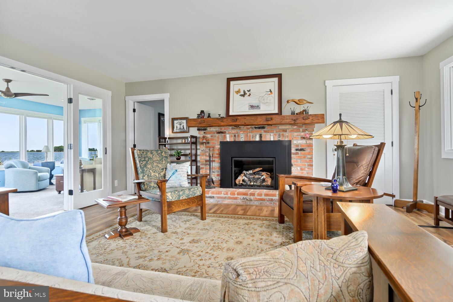 6104 Twin Point Cove Rd