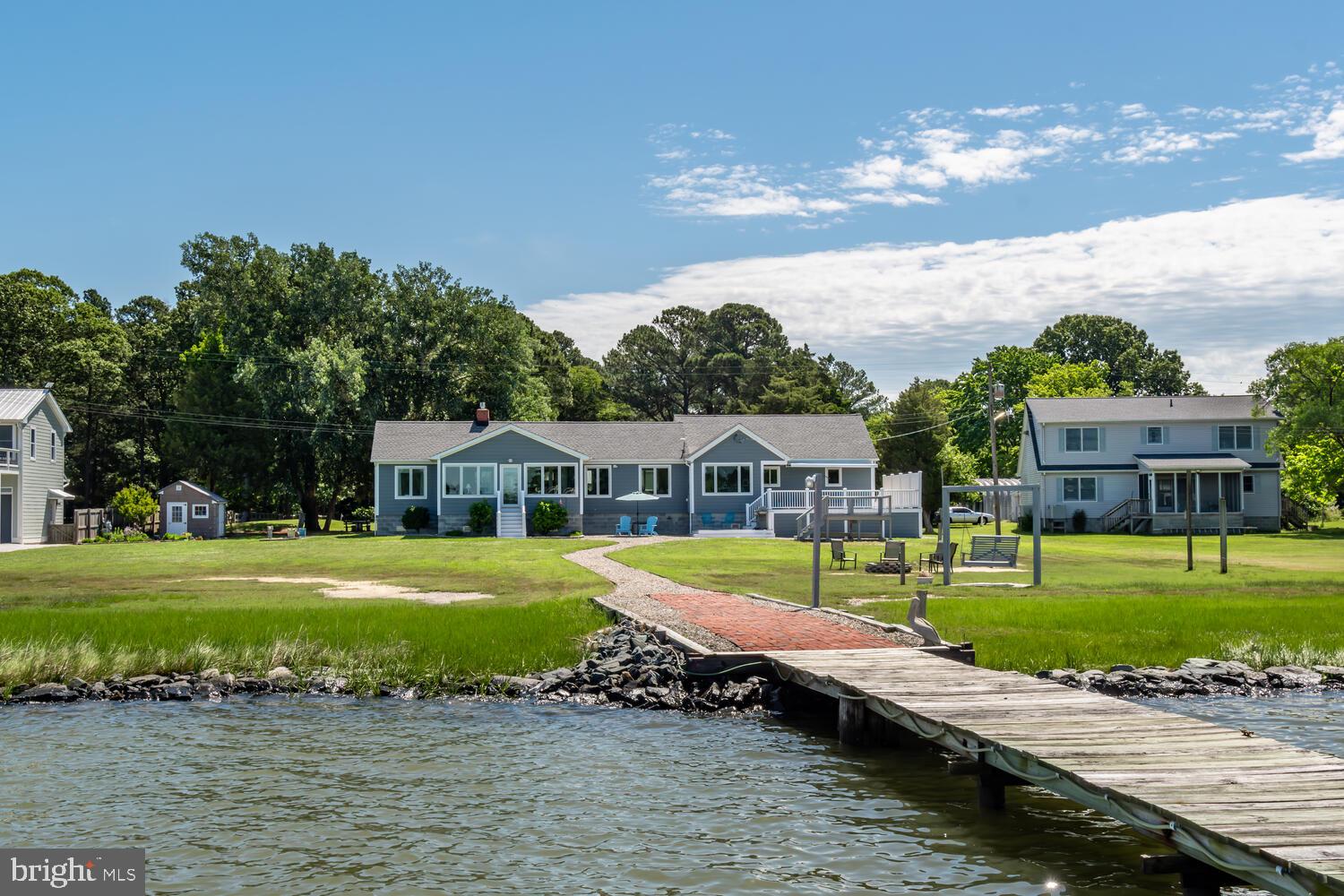 6104 Twin Point Cove Rd