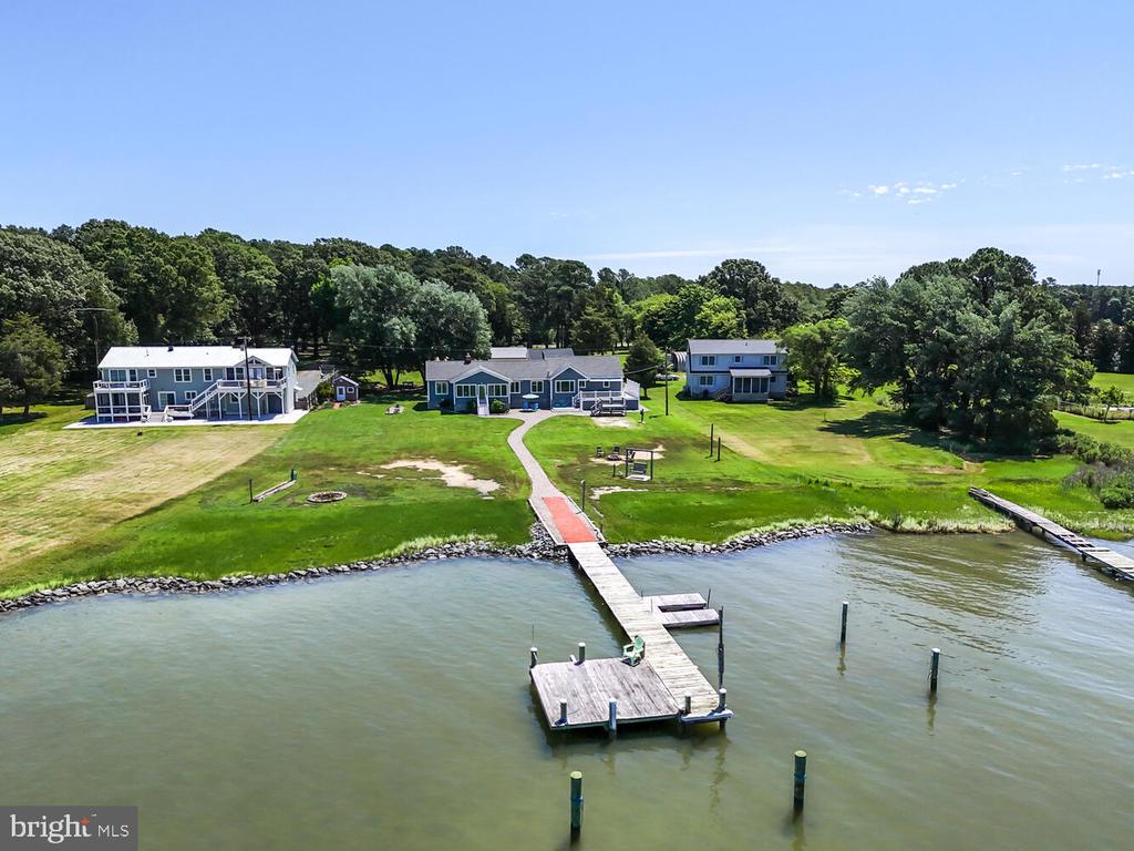 6104 Twin Point Cove Rd