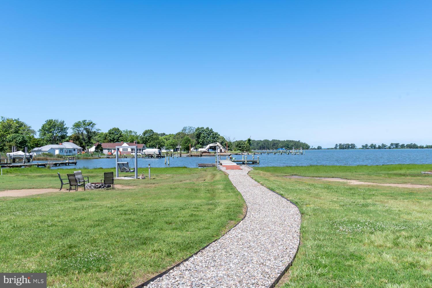 6104 Twin Point Cove Rd