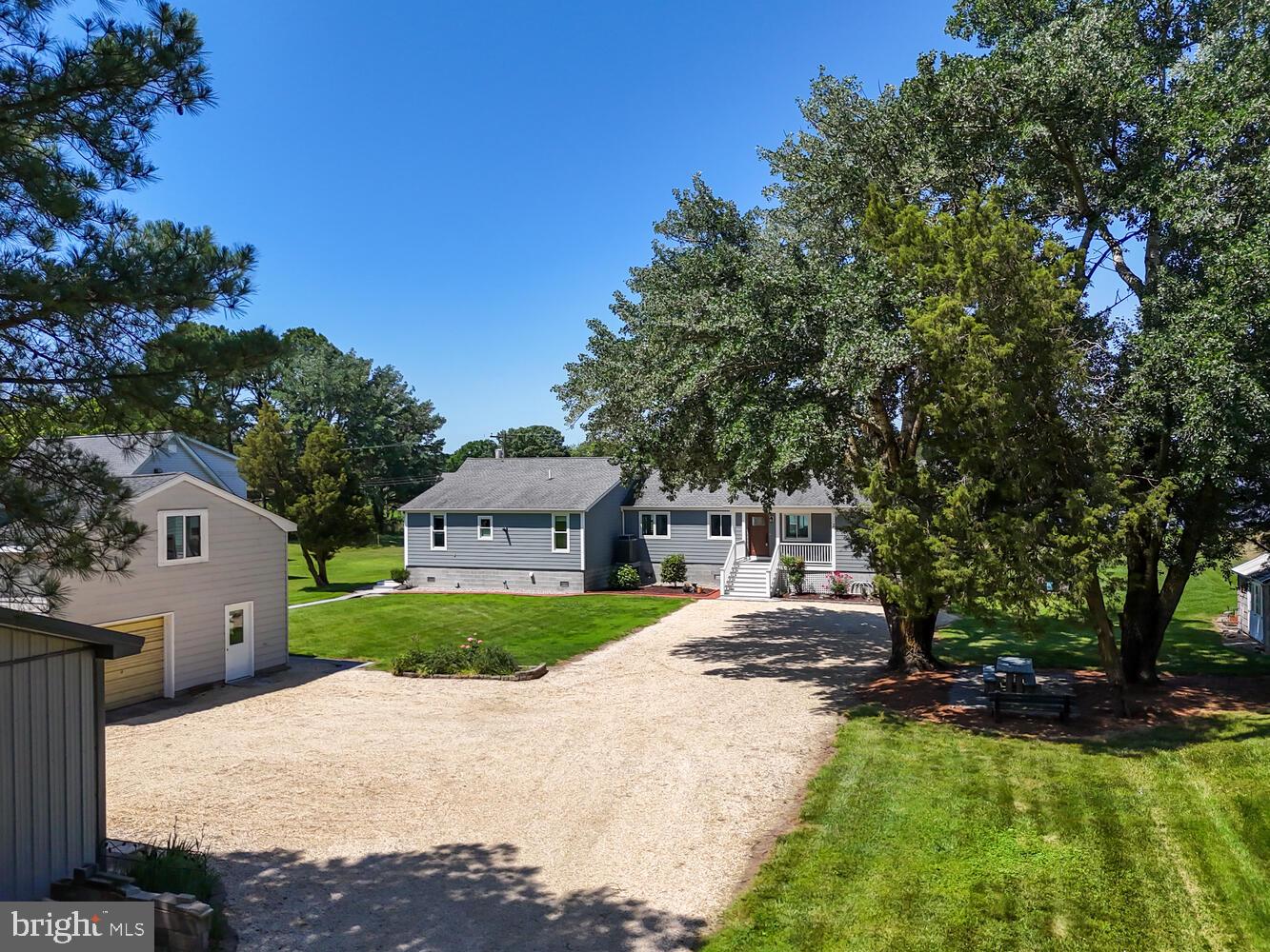 6104 Twin Point Cove Rd