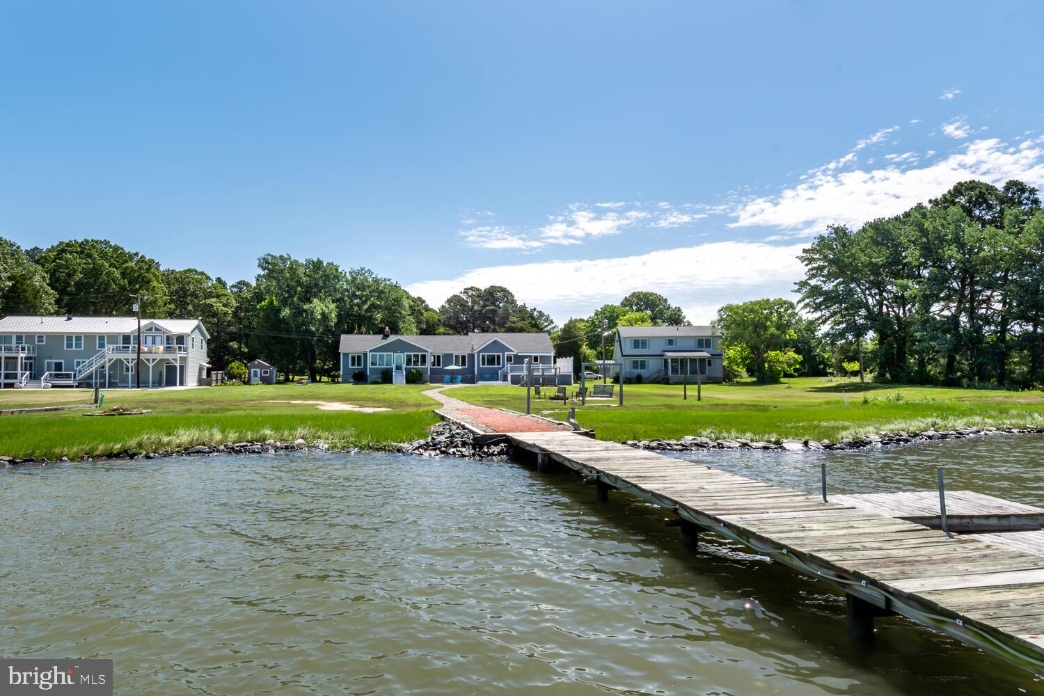 6104 Twin Point Cove Rd