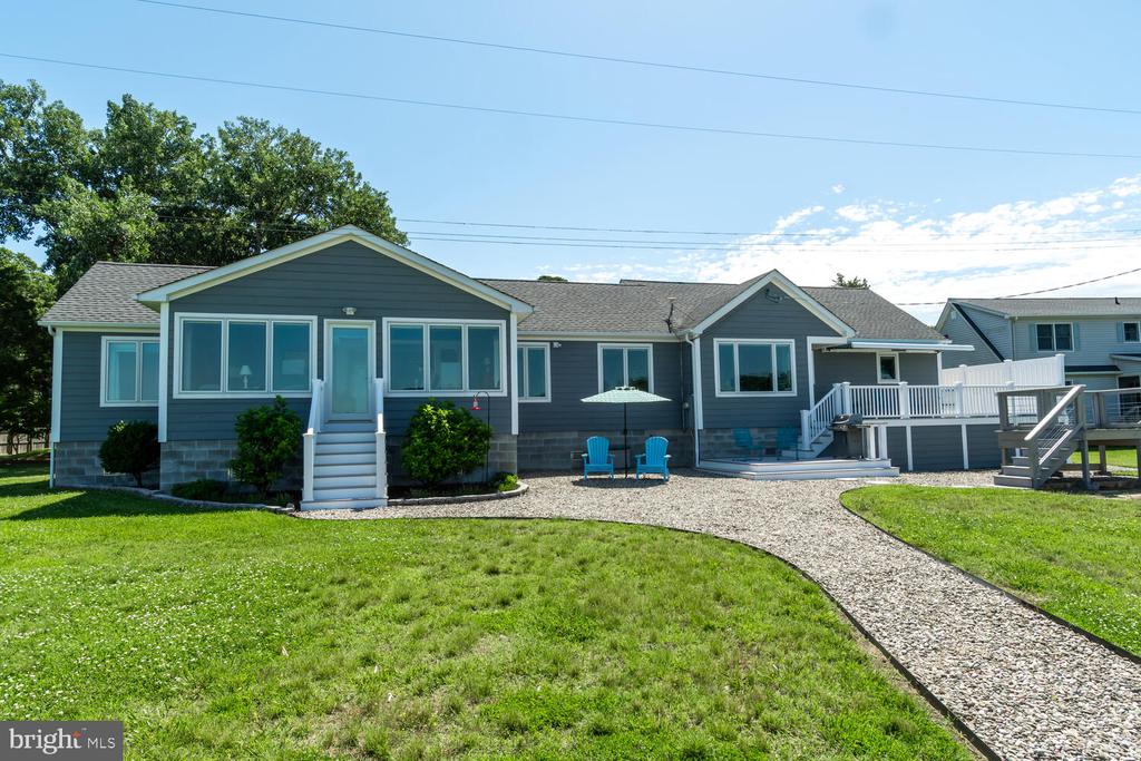 6104 Twin Point Cove Rd