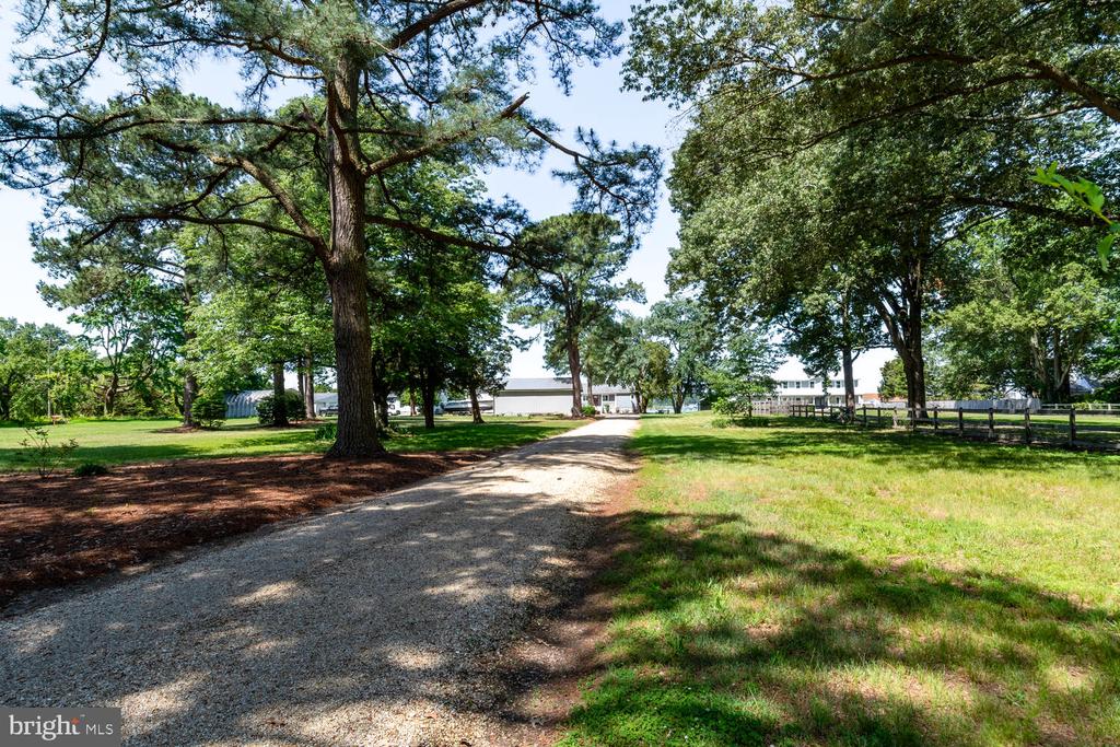 6104 Twin Point Cove Rd