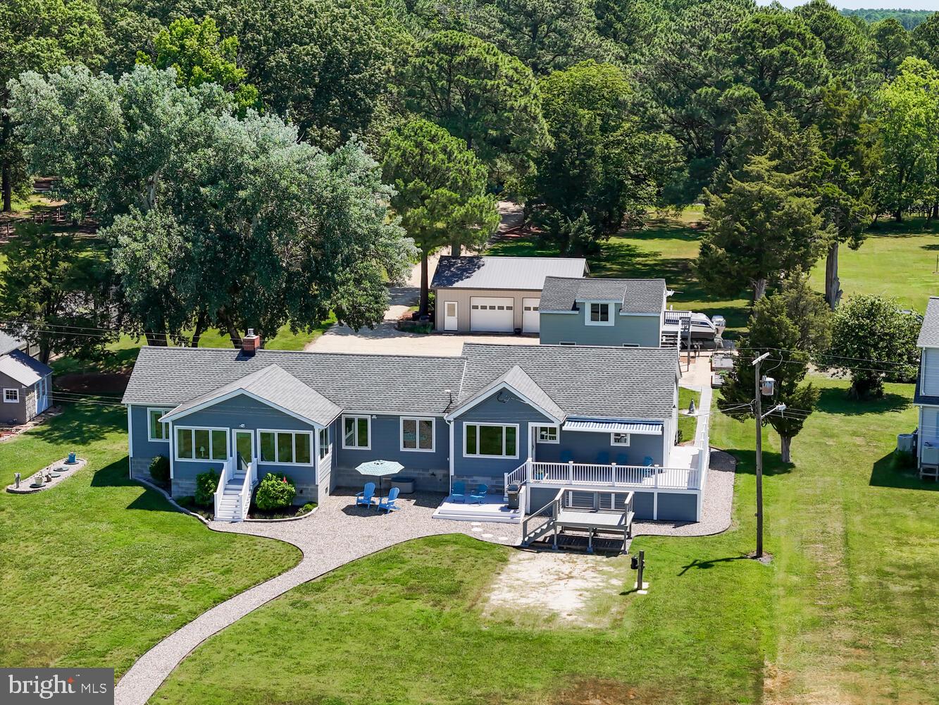 6104 Twin Point Cove Rd