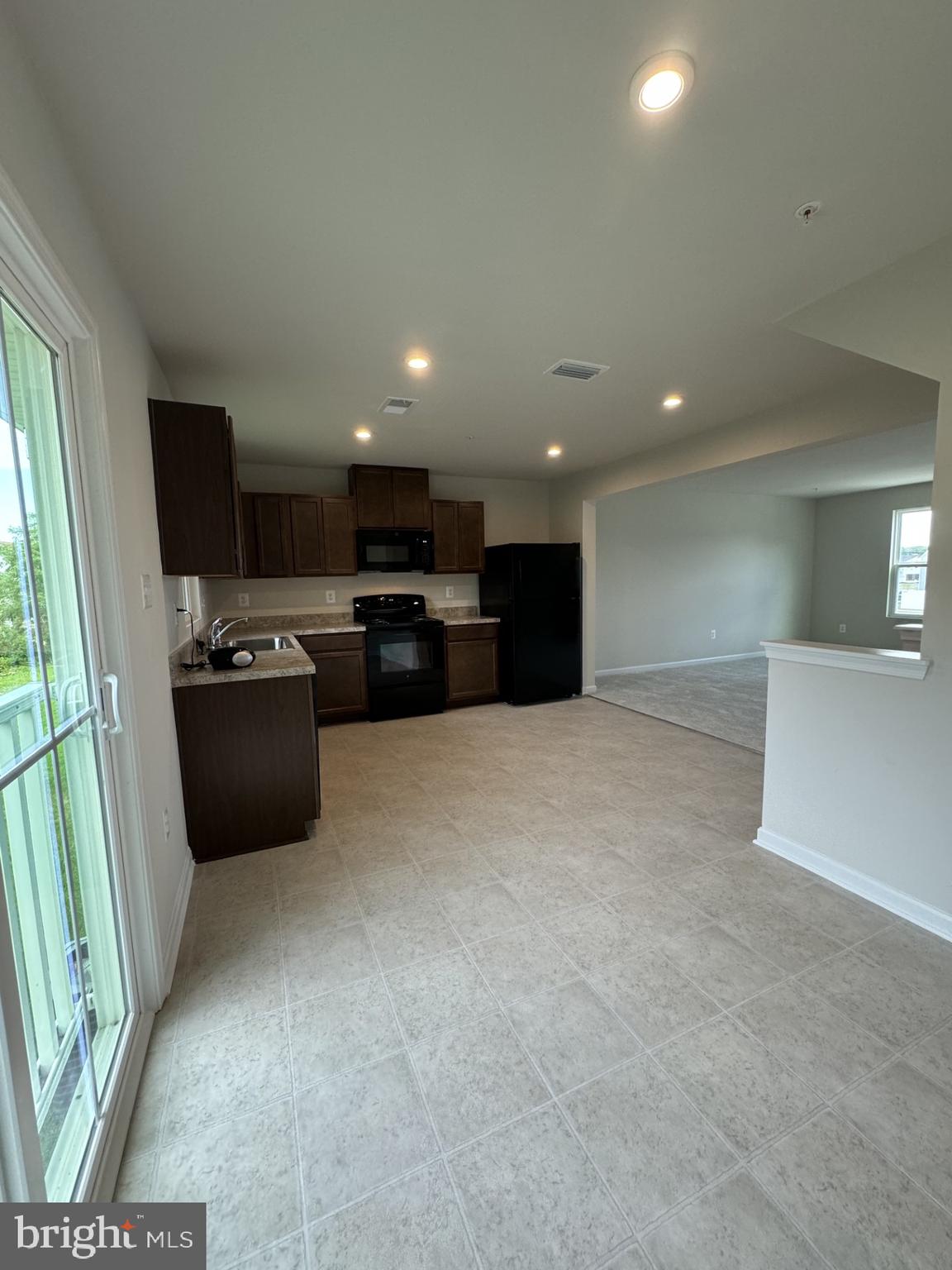 609 YELLOW BILL LN