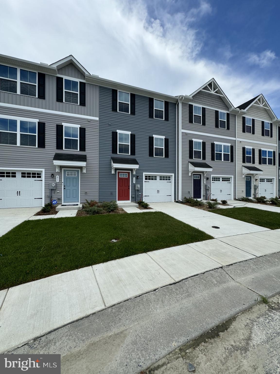 609 YELLOW BILL LN