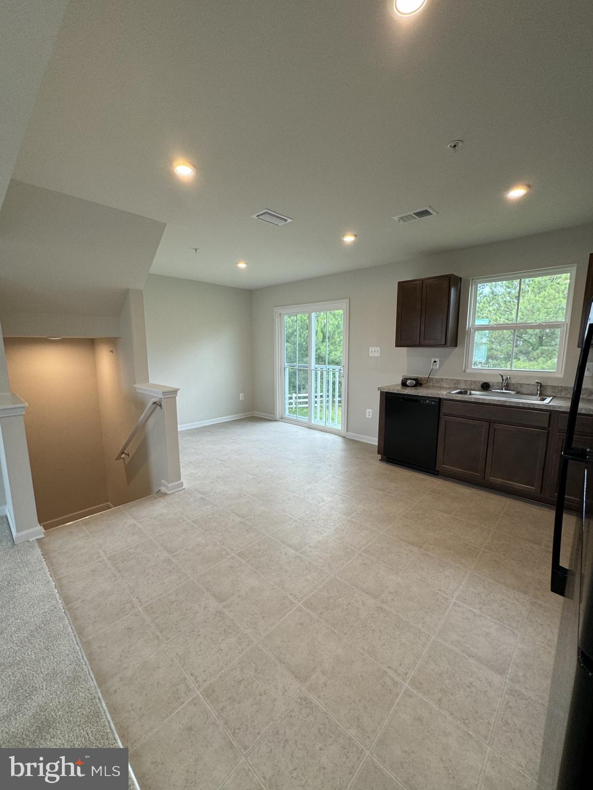 609 YELLOW BILL LN