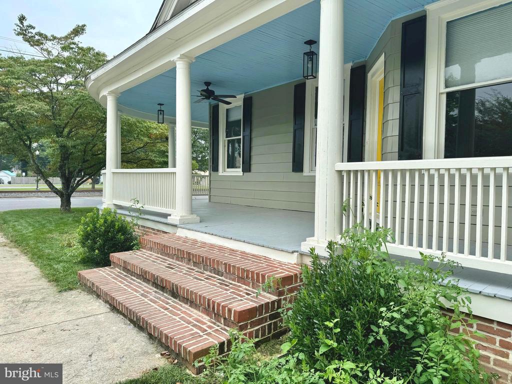 107 Poplar St