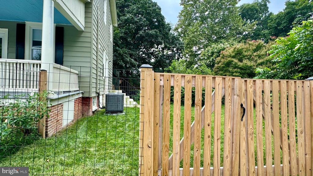 107 Poplar St
