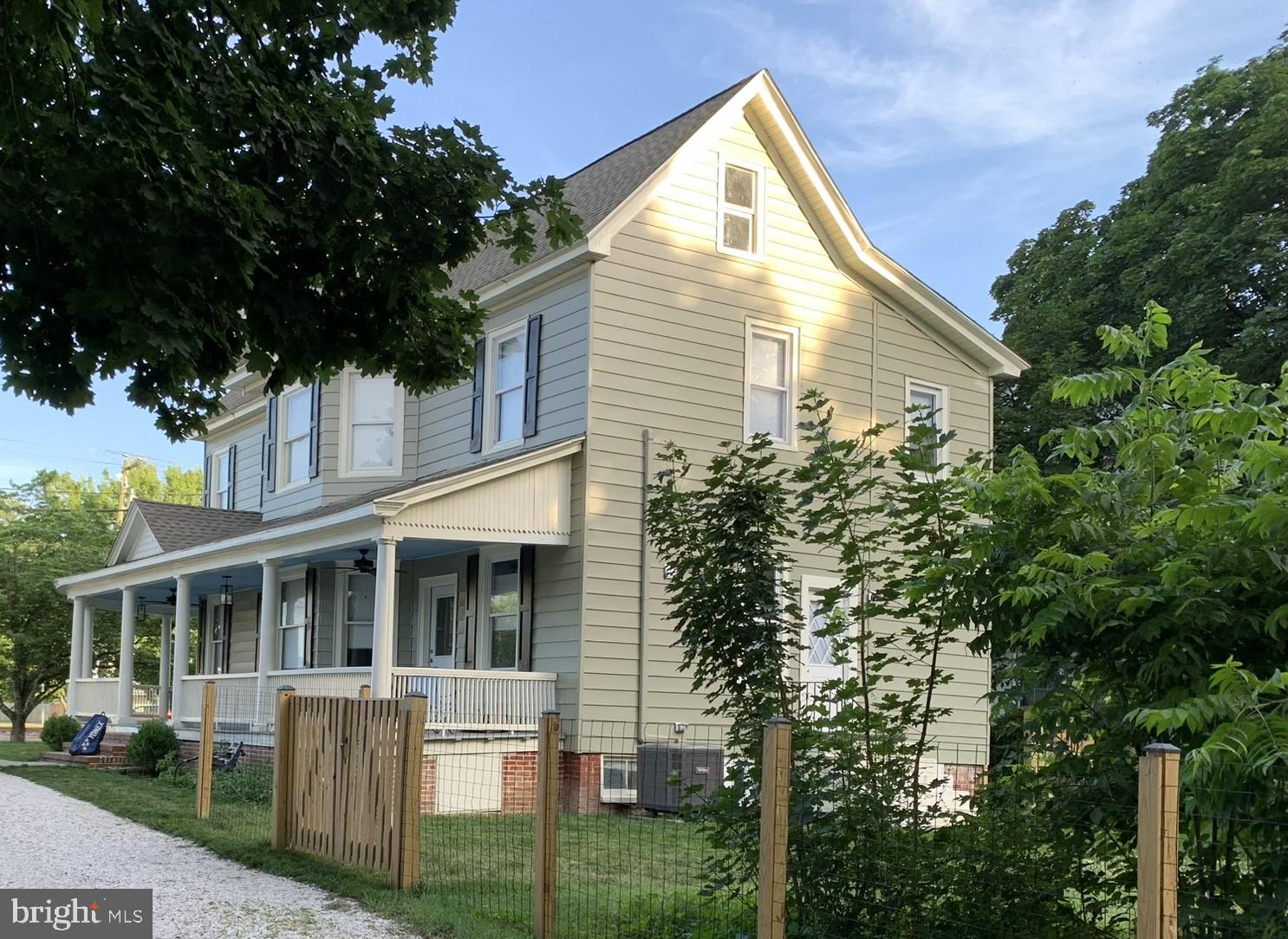 107 Poplar St